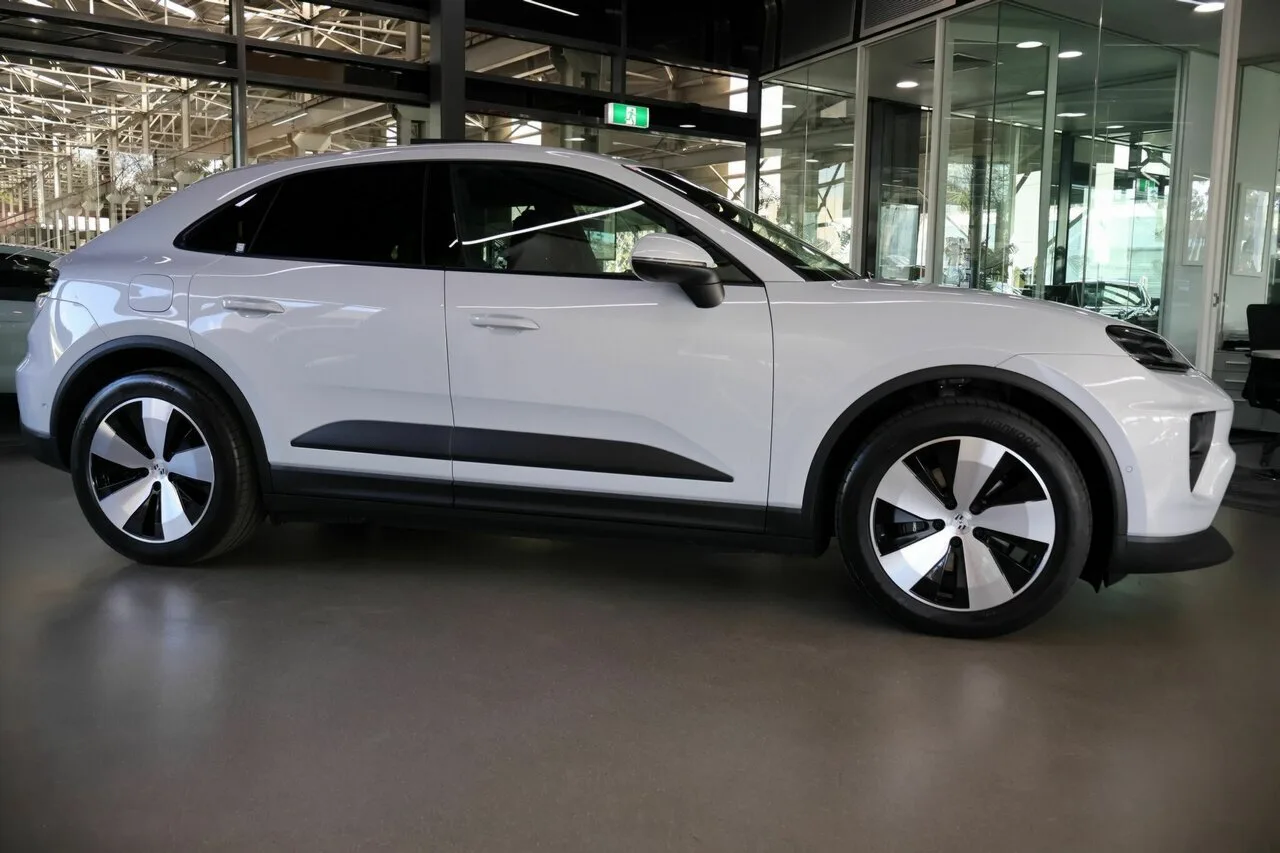 2025 Porsche Macan 4 AWD XAB MY25, photo 4