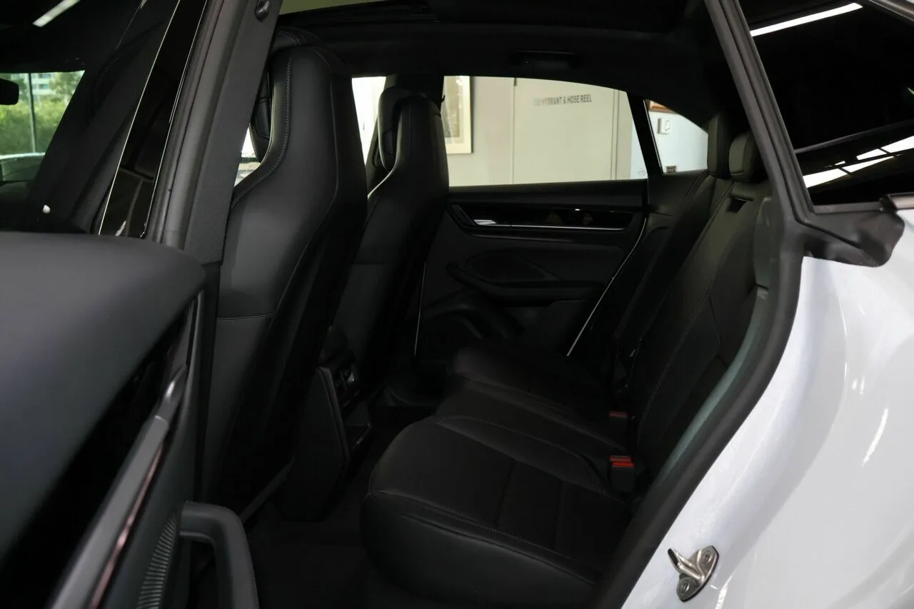 2025 Porsche Macan 4 AWD XAB MY25, photo 9