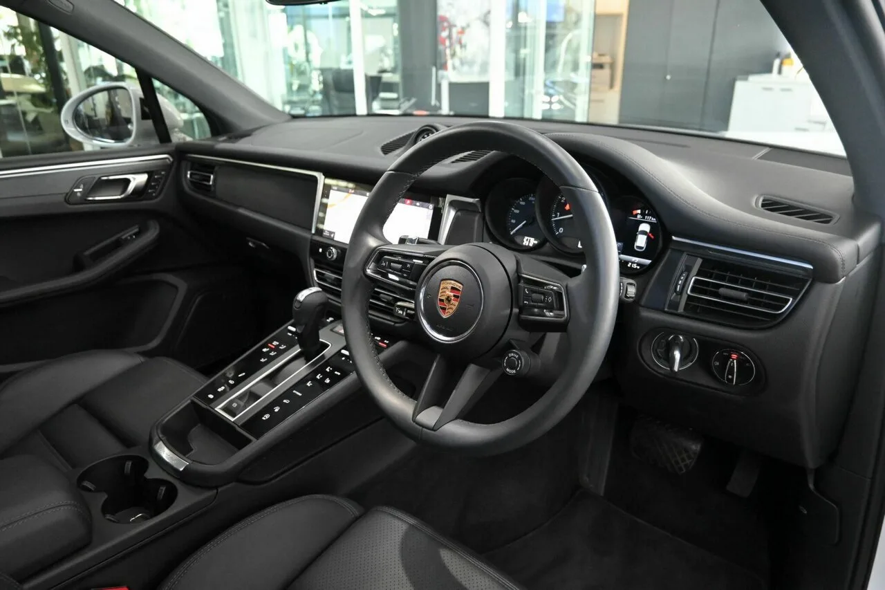2023 Porsche Macan GTS PDK AWD 95B MY23, photo 3