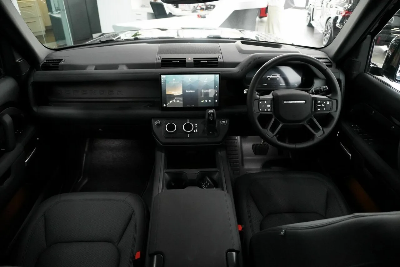 2025 Land Rover Defender 110 P400 AWD X-Dynamic SE L663 25.5MY, photo 13