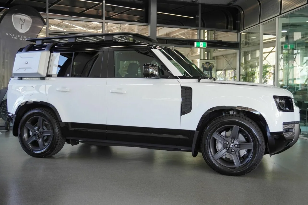 2025 Land Rover Defender 110 P400 AWD X-Dynamic SE L663 25.5MY, photo 4