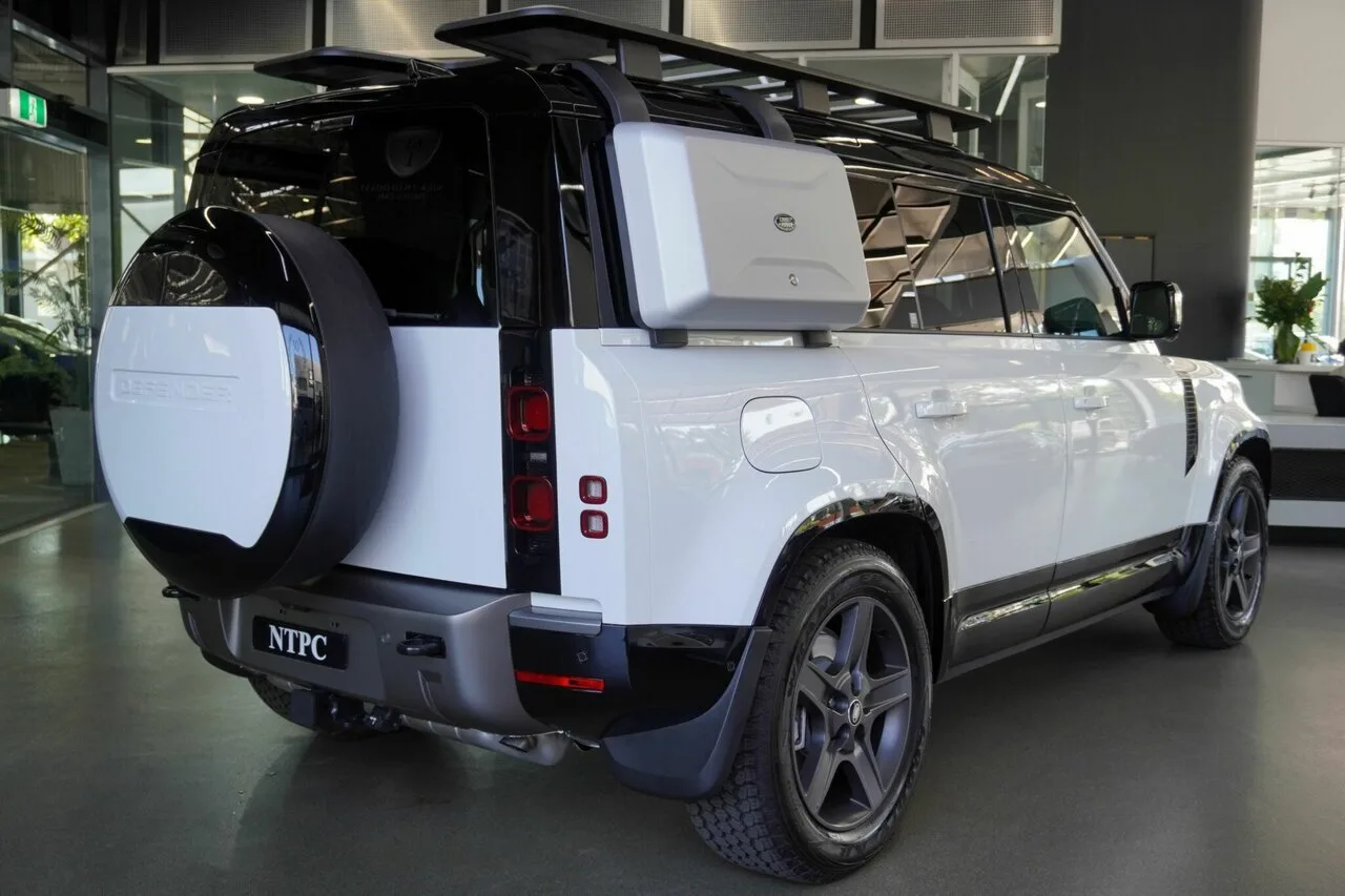 2025 Land Rover Defender 110 P400 AWD X-Dynamic SE L663 25.5MY, photo 6