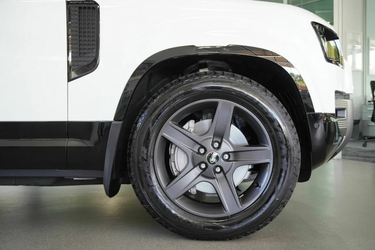 2025 Land Rover Defender 110 P400 AWD X-Dynamic SE L663 25.5MY, photo 19