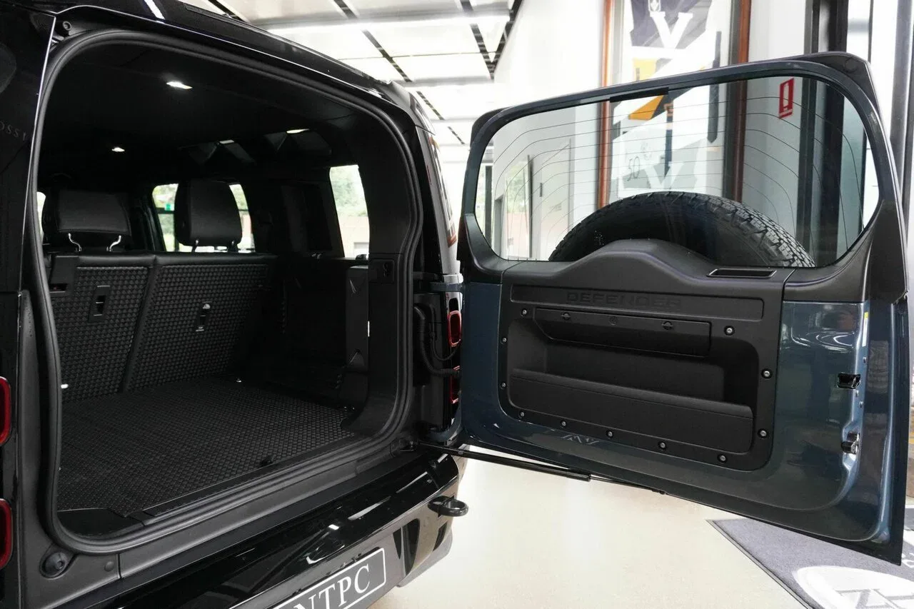 2025 Land Rover Defender 110 D350 AWD X-Dynamic SE L663 25.5MY, photo 11