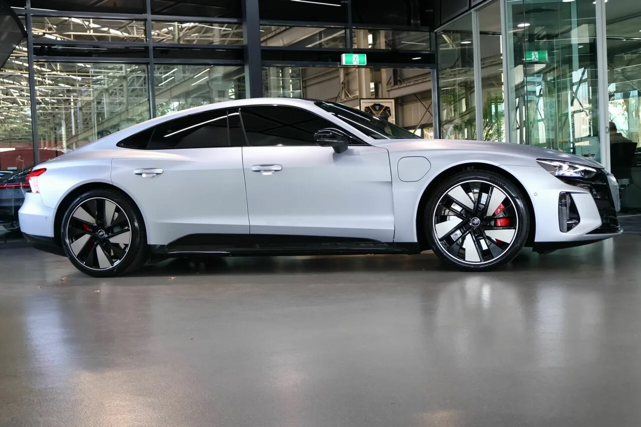 2023 Audi RS e-tron GT e-quattro F83 MY23, photo 4