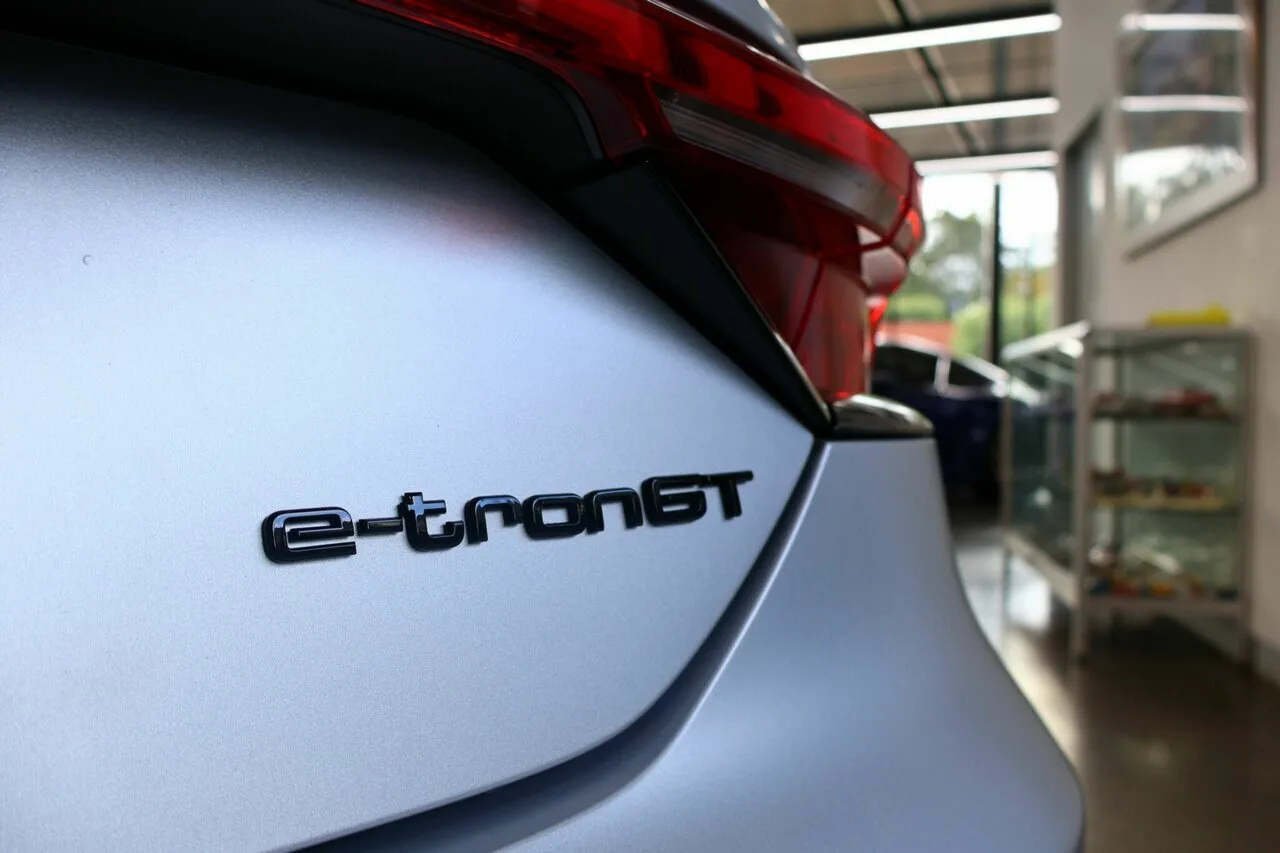 2023 Audi RS e-tron GT e-quattro F83 MY23, photo 10