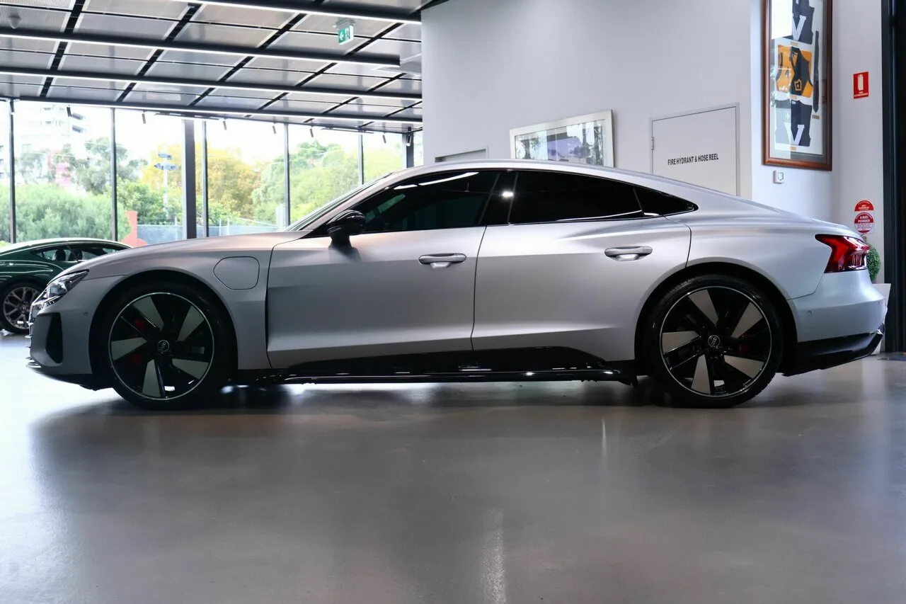 2023 Audi RS e-tron GT e-quattro F83 MY23, photo 12