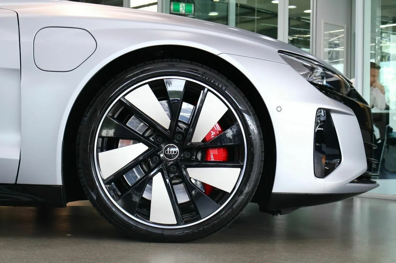 2023 Audi RS e-tron GT e-quattro F83 MY23, photo 23