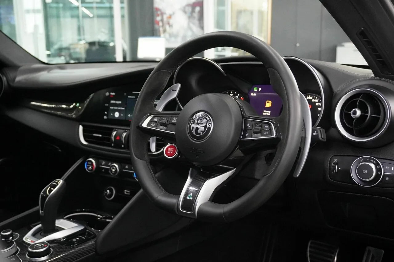 2023 Alfa Romeo Giulia Quadrifoglio Series 4 MY23, photo 3