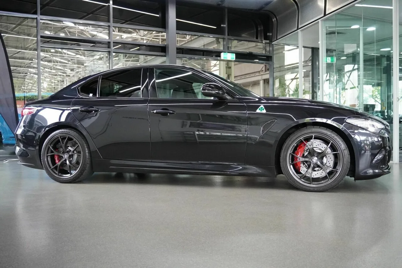 2023 Alfa Romeo Giulia Quadrifoglio Series 4 MY23, photo 4