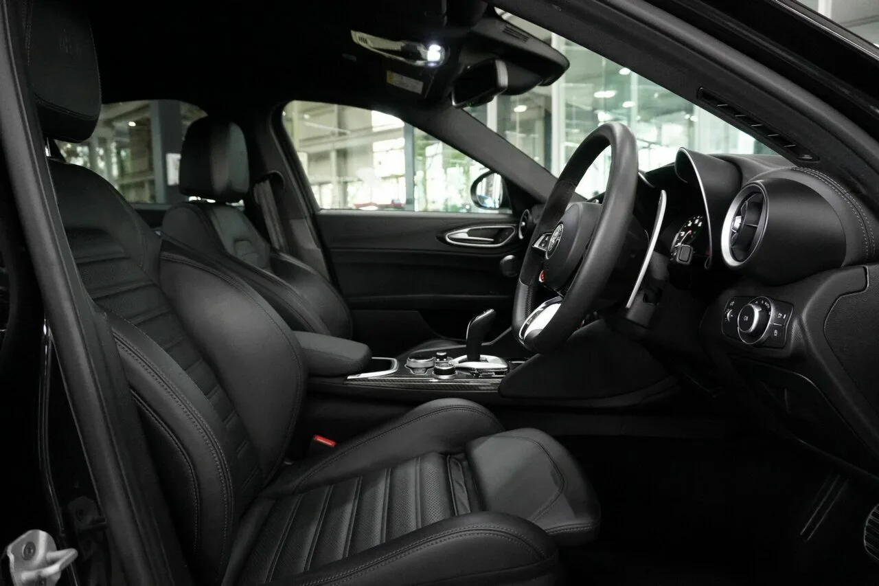 2023 Alfa Romeo Giulia Quadrifoglio Series 4 MY23, photo 7