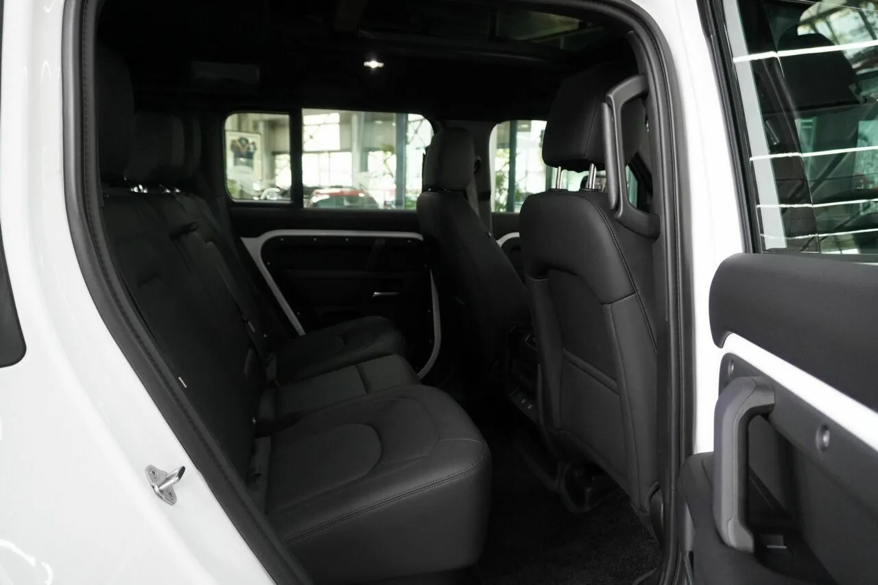 2025 Land Rover Defender 110 D250 AWD S L663 25.5MY, photo 9