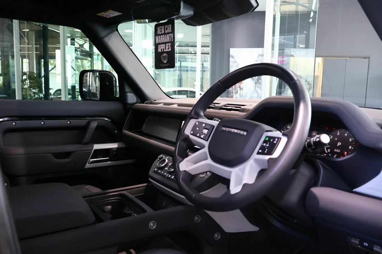 2023 Land Rover Defender SE L663 23.5MY, photo 3