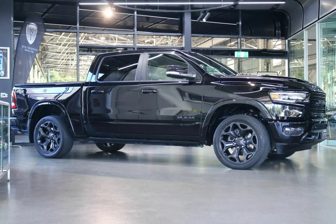 2021 RAM 1500 Limited Crew Cab SWB RamBox DT MY22, photo 4