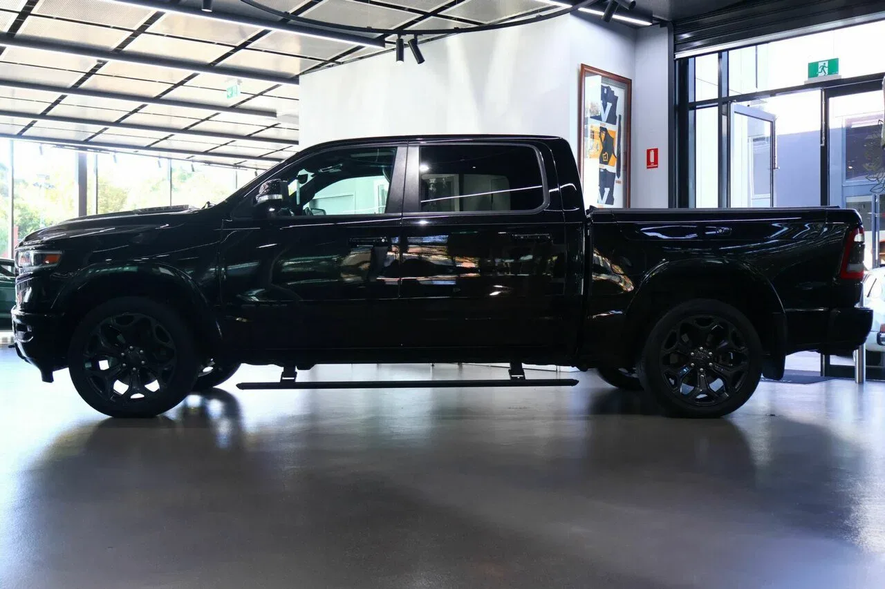2021 RAM 1500 Limited Crew Cab SWB RamBox DT MY22, photo 15