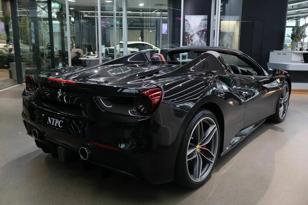 2017 Ferrari 488 Spider DCT F142M, photo 10