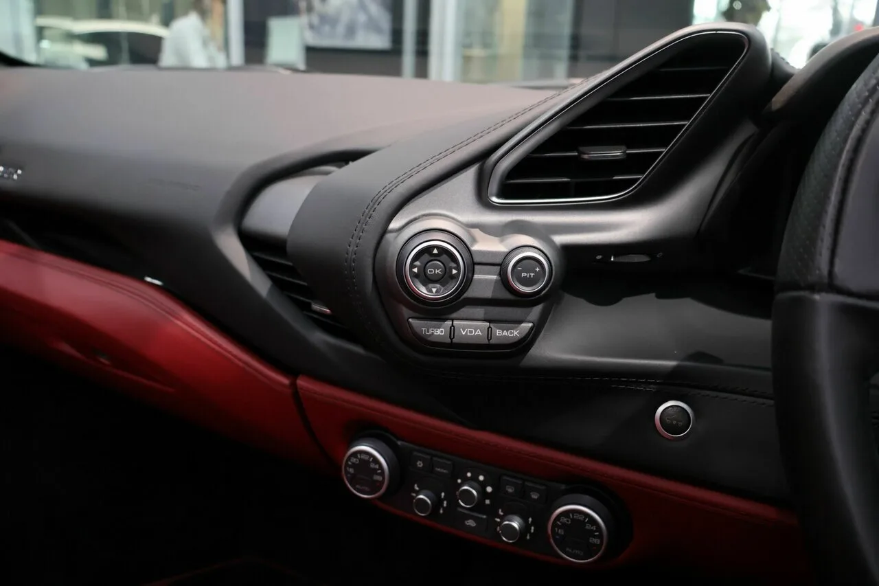 2017 Ferrari 488 Spider DCT F142M, photo 20