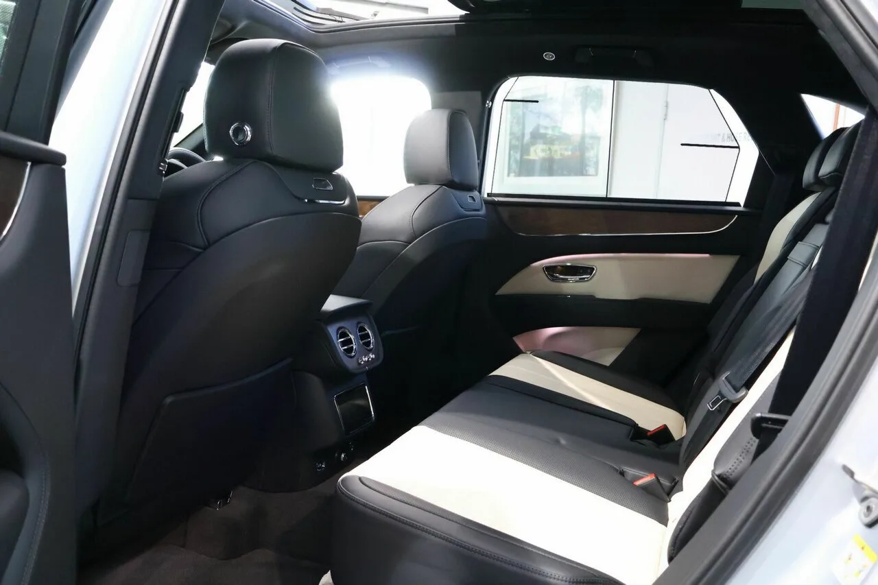 2026 Bentley Bentayga V8 AWD 4V MY26, photo 12