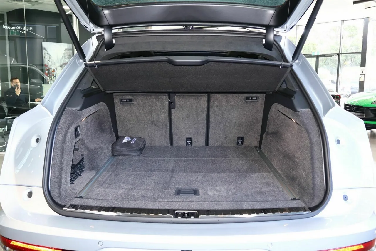 2026 Bentley Bentayga V8 AWD 4V MY26, photo 14
