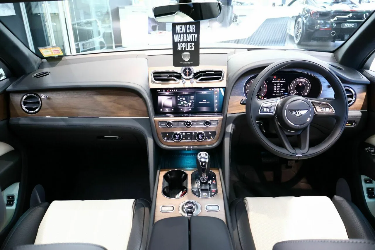 2026 Bentley Bentayga V8 AWD 4V MY26, photo 19