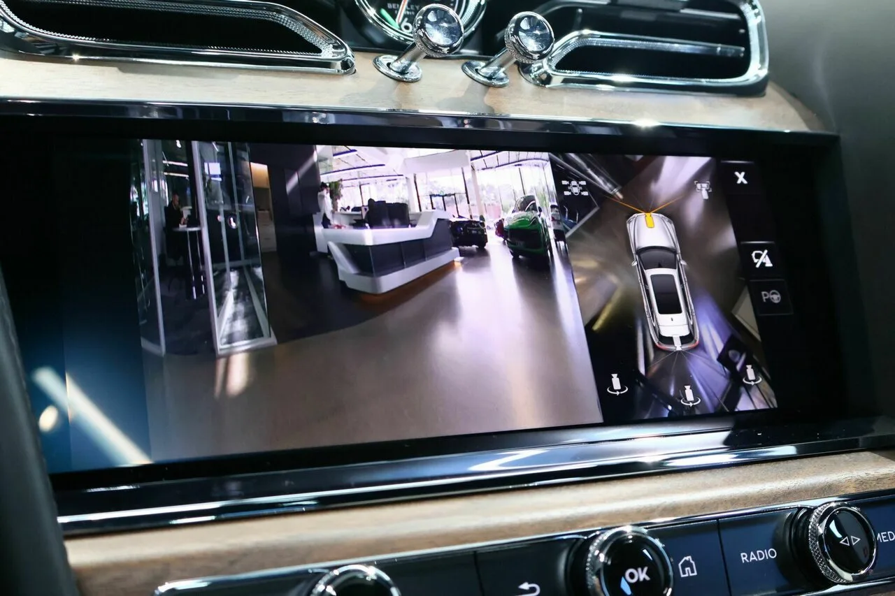 2026 Bentley Bentayga V8 AWD 4V MY26, photo 28